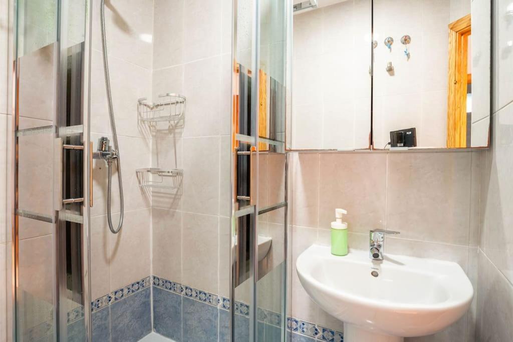 Apartamento Centro Rota. 2 Minutos De La Playa.. Rota